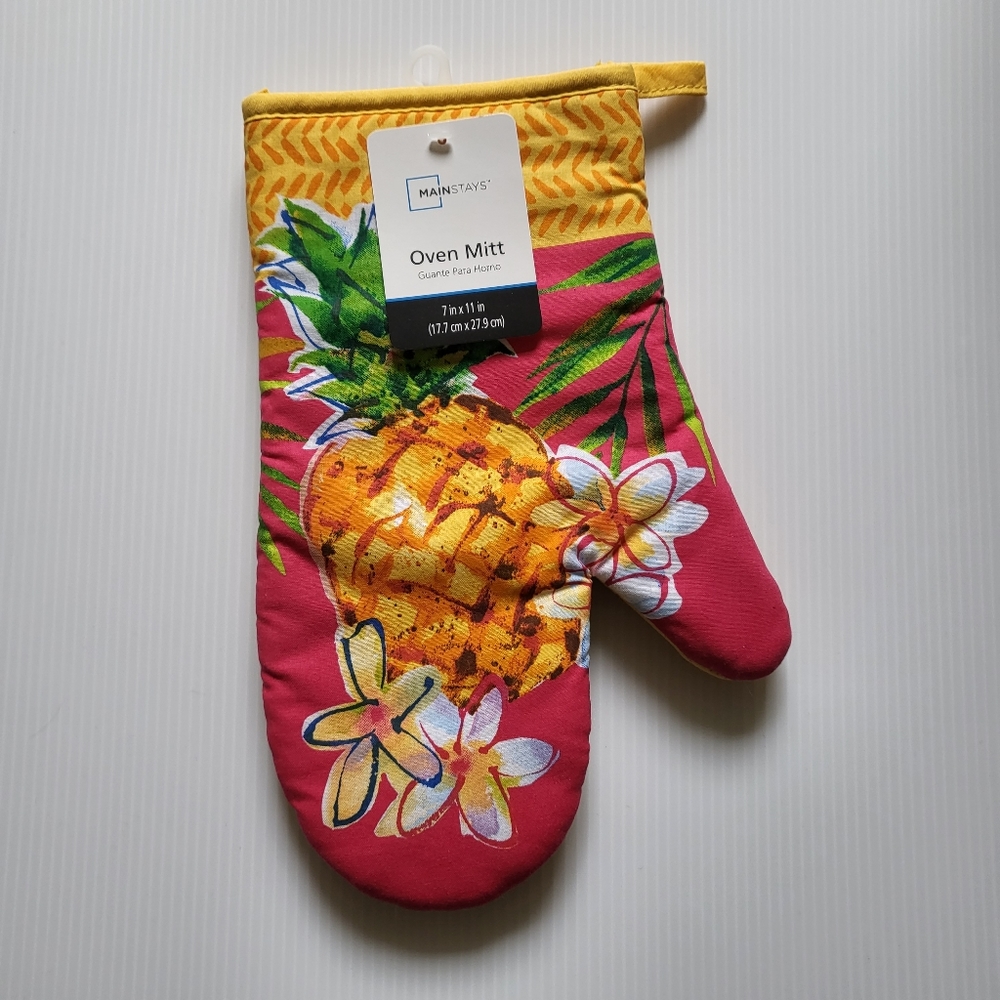 Pineapple Oven Mitt NWT